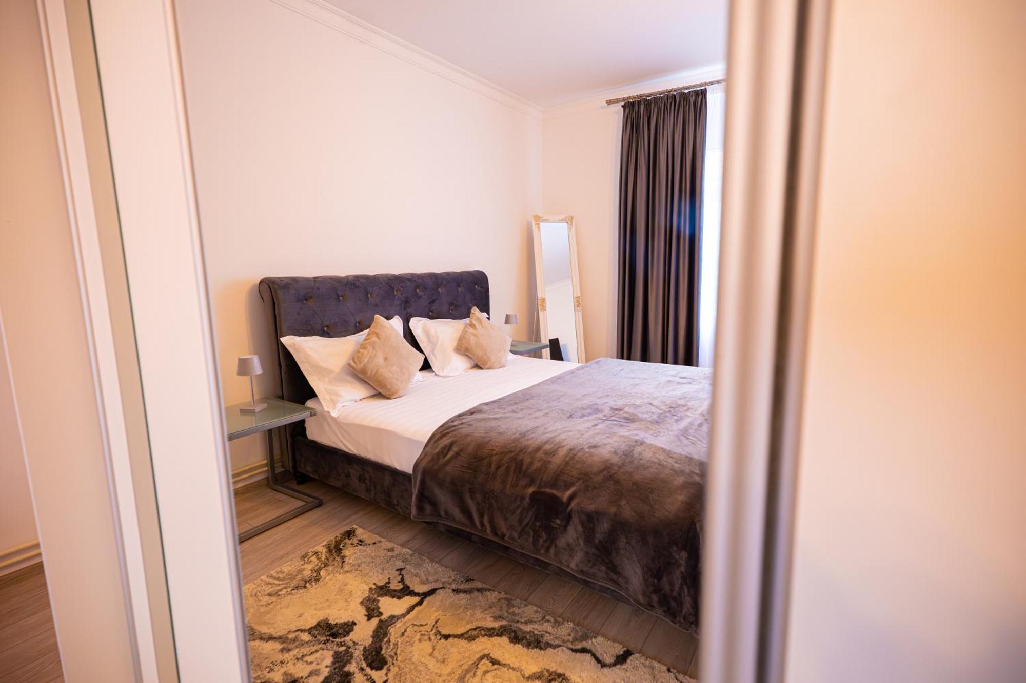 Aly&Emy Villa Caransebes Ngoại thất bức ảnh